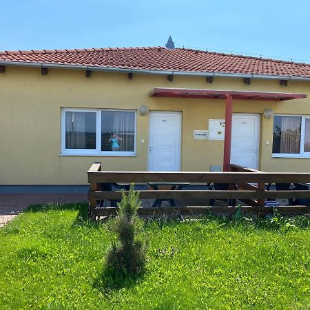 Apartman Delfin Senec Exterior foto